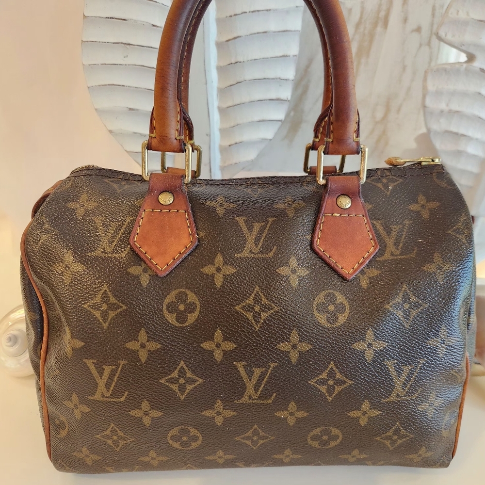 Authentic Vintage Louis Vuitton Speedy 25 Brown Monogram Handbag - Picture 16 of 16